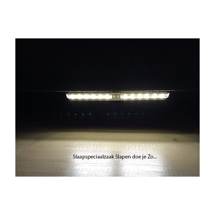 Wegklapbare instapverlichting voor onder de boxspring