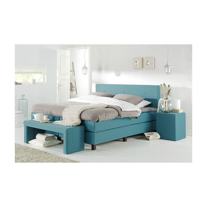 Eastborn meegestoffeerde hocker.