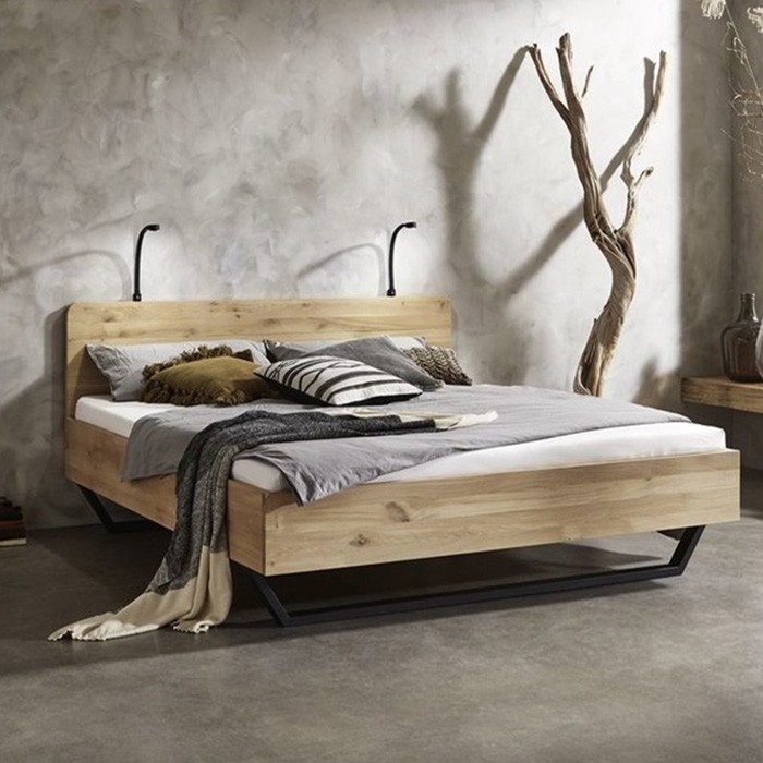 Massief eiken ledikant ROUGH leverbaar in diverse maten.