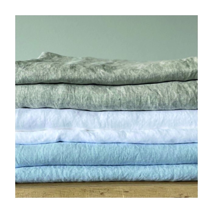 verschillende kleuren linnen dekbed