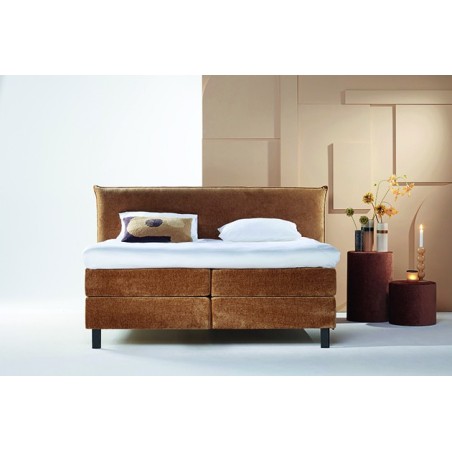 Eastborn GENTLE boxspringset + gestoffeerde matras met topdek.