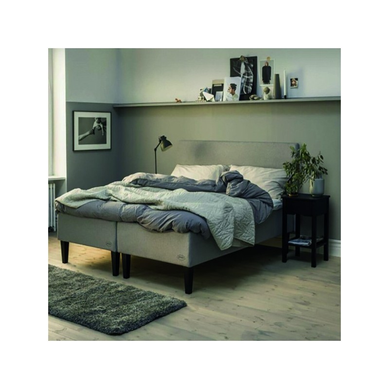 JENSEN DIPLOMAT NORDIC boxspringset met topdek en hoofdbord Fenix.