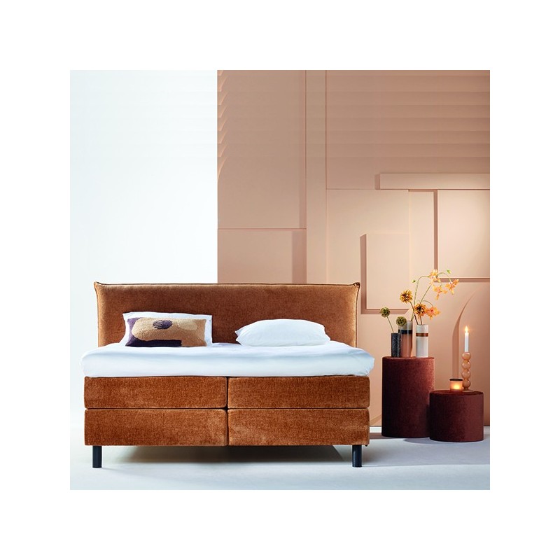 Eastborn GENTLE boxspringset + gestoffeerde matras met topdek.