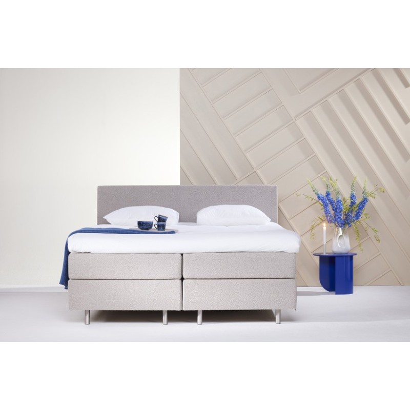Eastborn Boxspring Oblique